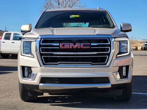 Used 2022 GMC Yukon SLT w/ SLT Luxury Package image 3