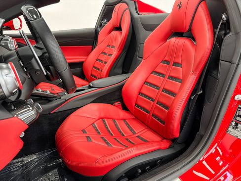 Used 2023 Ferrari 812 GTS RWD image 21