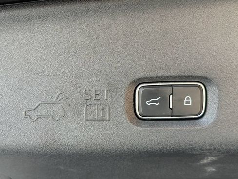 Used 2025 Ford Expedition Max Platinum w/ Driver's Package AWD/4WD image 40