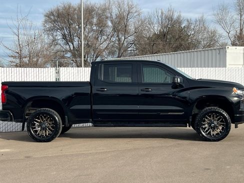 Used 2022 Chevrolet Silverado 1500 High Country w/ High Country Premium Package image 3