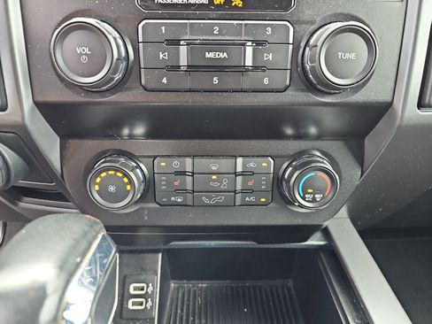 Used 2020 Ford F150 XLT w/ Equipment Group 302A Luxury AWD/4WD image 26