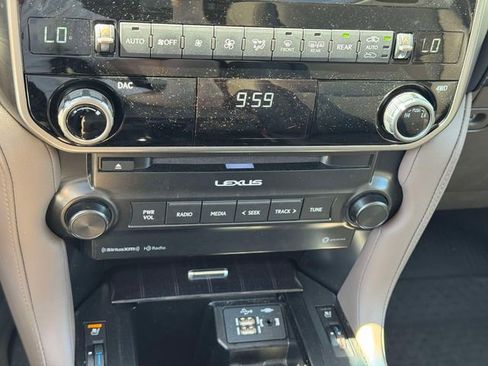 Used 2023 Lexus GX 460 Premium w/ Premium Package AWD/4WD image 36