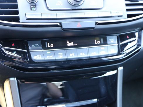 Used 2017 Honda Accord Sport image 21