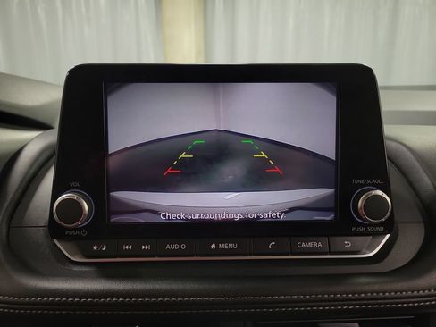 Used 2025 Nissan Rogue SV FWD image 20