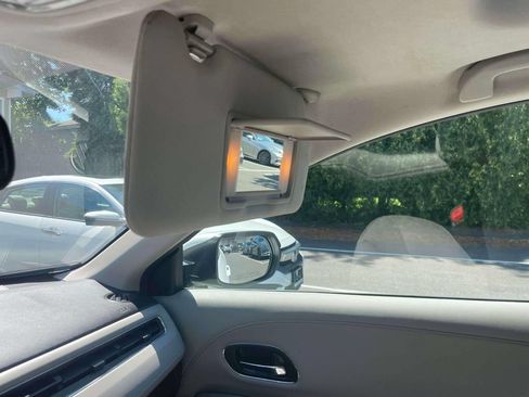 Certified 2018 Honda HR-V EX-L image 32