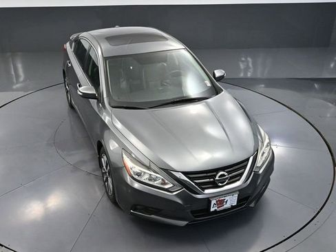 Used 2016 Nissan Altima 2.5 SL w/ Moonroof Package image 51