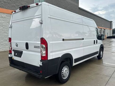 Used 2024 RAM ProMaster 2500 w/ Convenience Group FWD image 3