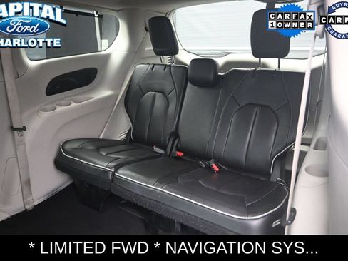 Used 2024 Chrysler Pacifica Limited FWD image 11