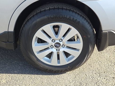 Used 2019 Subaru Outback 2.5i AWD/4WD image 11