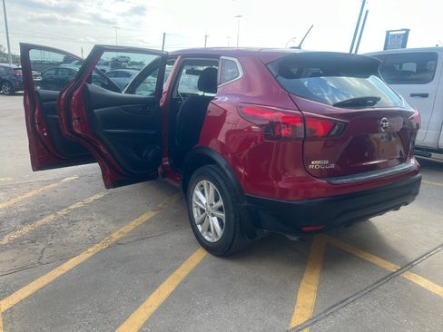 Used 2017 Nissan Rogue Sport S w/ S Appearance Package FWD image 11