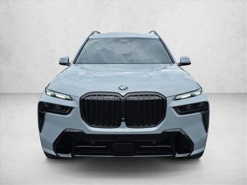 Used 2024 BMW X7 xDrive40i w/ M Sport Package image 2