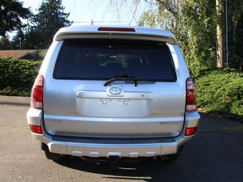 Used 2005 Toyota 4Runner SR5 AWD/4WD image 12