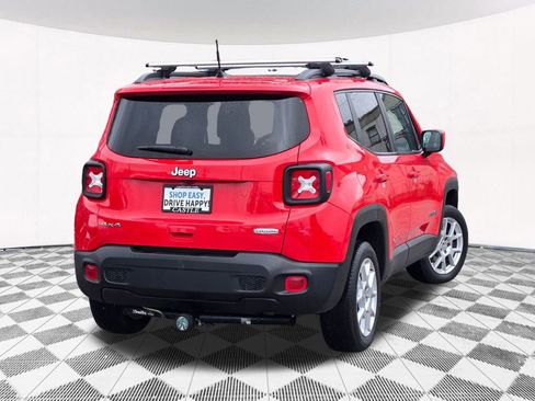 Used 2019 Jeep Renegade Latitude w/ Cold Weather Group image 17