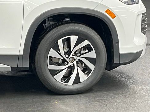 New 2025 Volkswagen Tiguan S AWD/4WD image 38