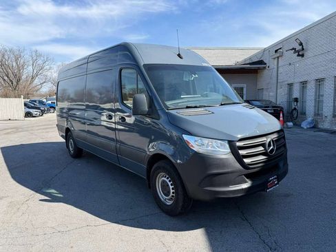 Used 2019 Mercedes-Benz Sprinter 170 image 4