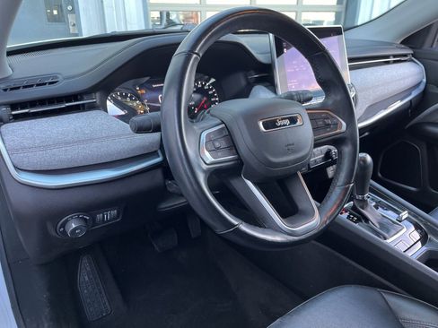 Used 2022 Jeep Compass Latitude image 28