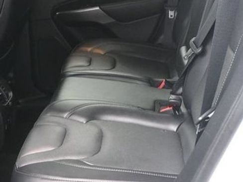 Used 2021 Jeep Cherokee Limited AWD/4WD image 10