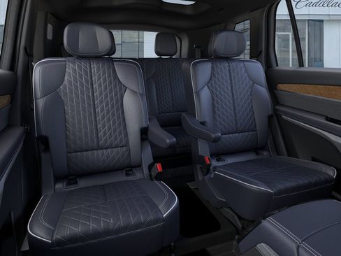 New 2026 Cadillac Vistiq Premium Luxury w/ LPO, Floor Liner Package image 17