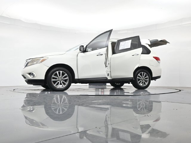 Used 2016 Nissan Pathfinder SV FWD image 56