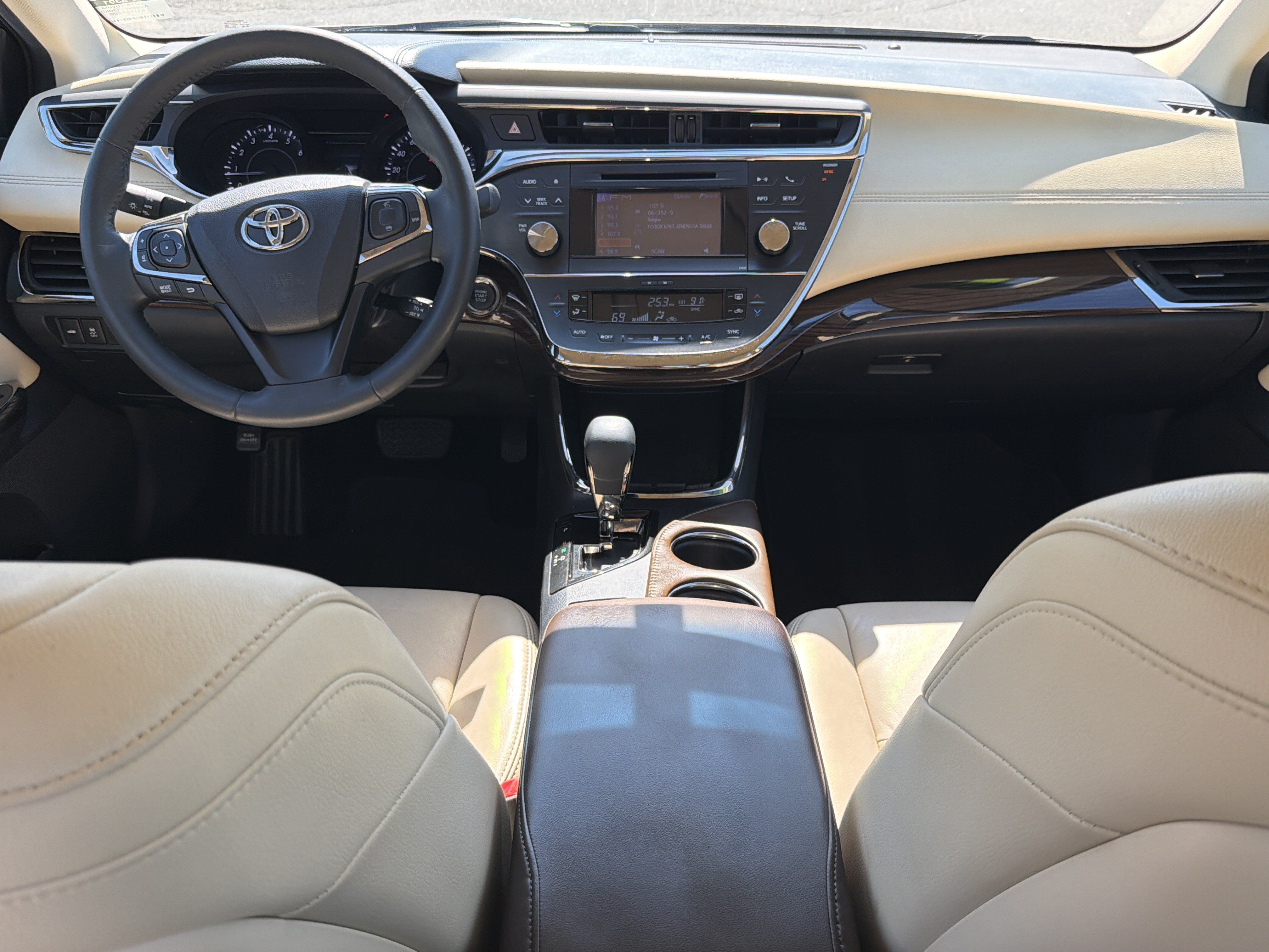 Used 2014 Toyota Avalon XLE FWD image 4