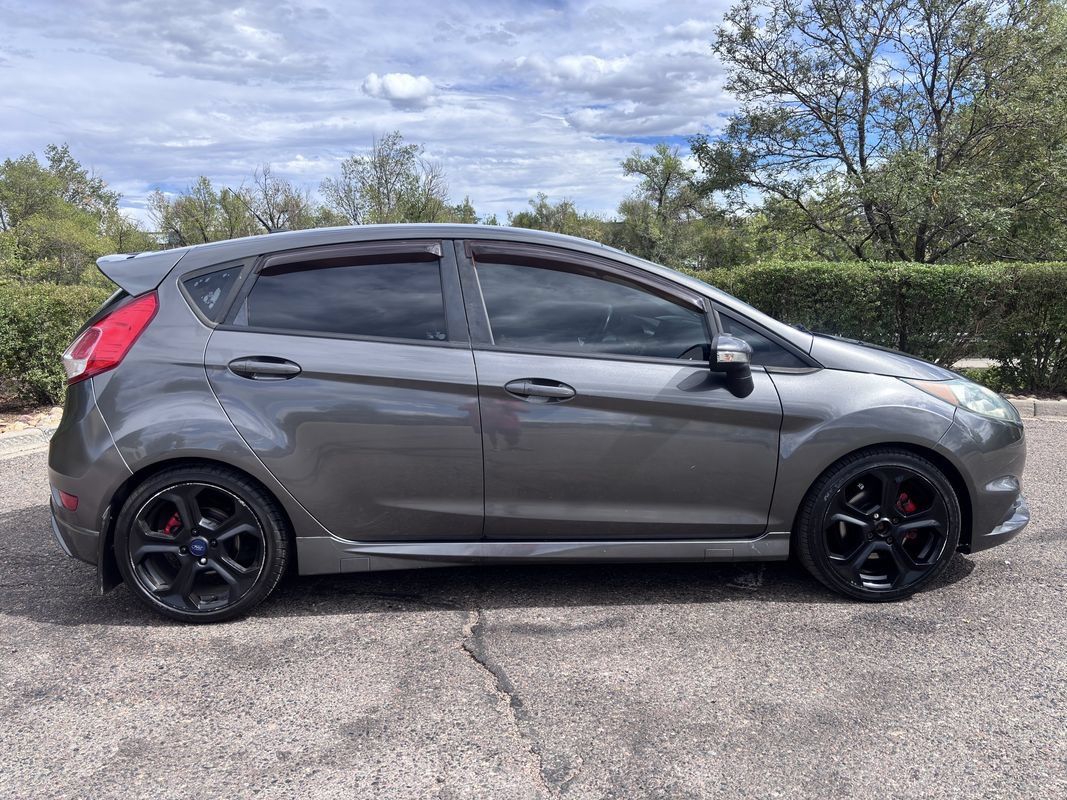 Used 2016 Ford Fiesta ST FWD image 4