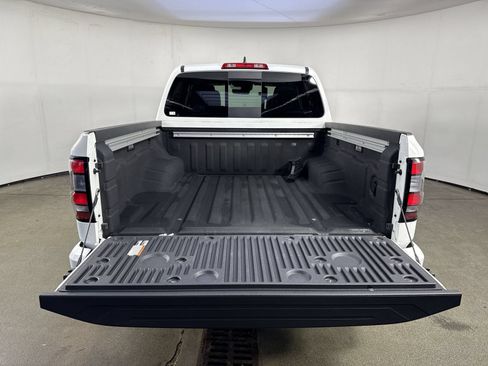 Used 2024 Nissan Frontier SL w/ Technology Package AWD/4WD image 34