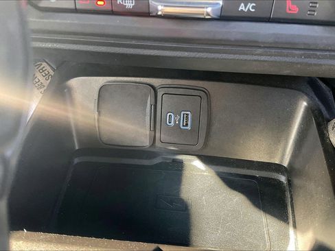 Used 2021 Ford Bronco Badlands image 39