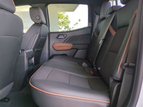 New 2025 GMC Canyon AT4 image 18