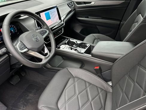 New 2026 Volkswagen Atlas Cross Sport SE FWD image 8