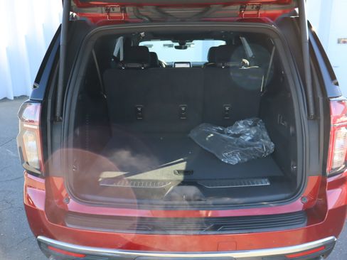 Used 2021 Chevrolet Suburban High Country image 36