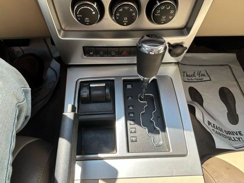 Used 2008 Jeep Liberty Limited w/ Premium Group II AWD/4WD image 23