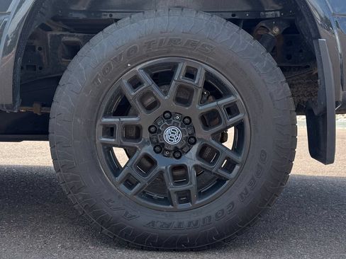 Used 2020 Ford F150 XLT w/ Equipment Group 302A Luxury AWD/4WD image 11