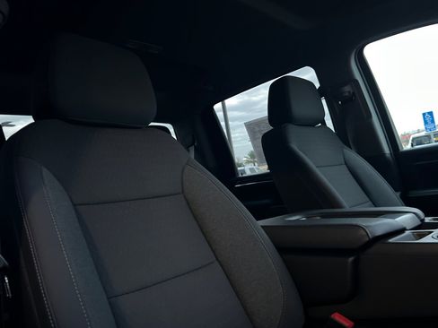 Used 2024 Chevrolet Silverado 2500 LT image 16