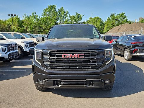 Used 2023 GMC Sierra 1500 Elevation AWD/4WD image 2