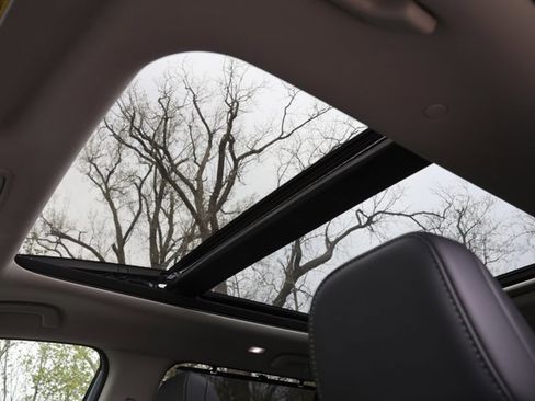 New 2025 Honda Pilot Touring image 22