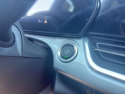 New 2026 Chevrolet Trax LT w/ Sunroof Package image 15