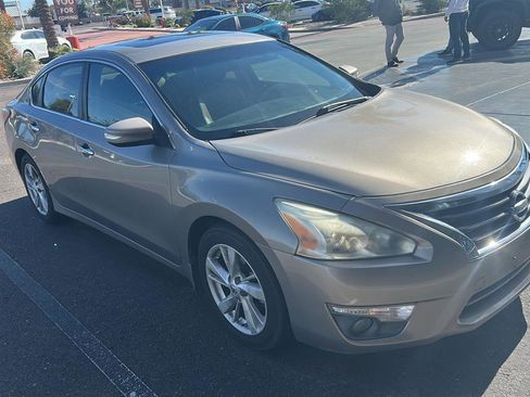 Used 2014 Nissan Altima 2.5 SL w/ Technology Package image 2