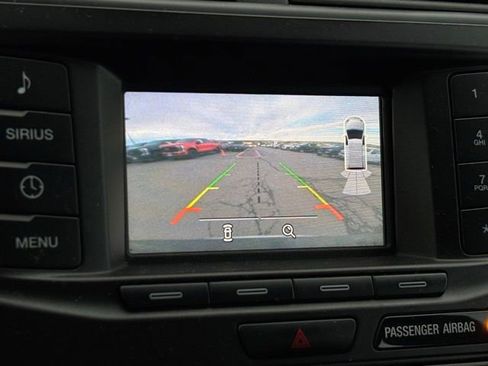 Used 2017 Ford Explorer XLT image 33