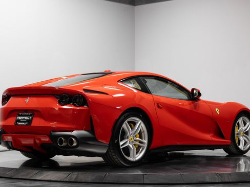 Used 2018 Ferrari 812 Superfast image 18