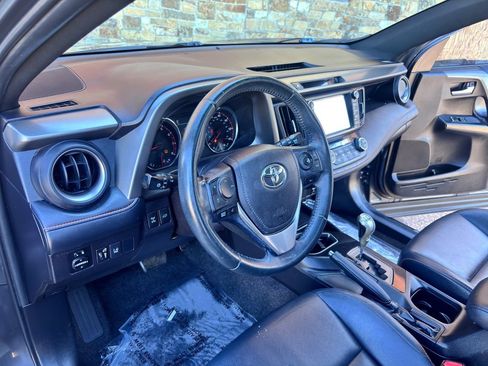 Used 2016 Toyota RAV4 SE w/ Advanced Technology Package AWD/4WD image 18