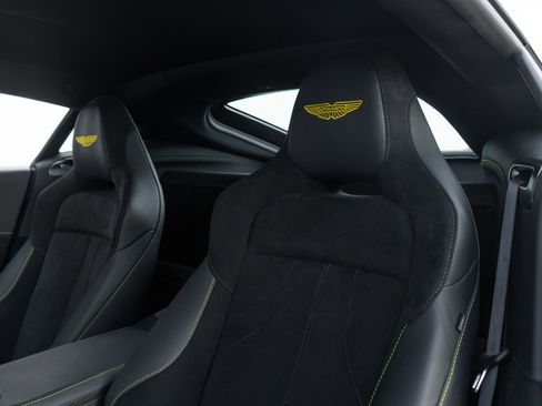 Used 2025 Aston Martin V8 Vantage Coupe RWD image 24