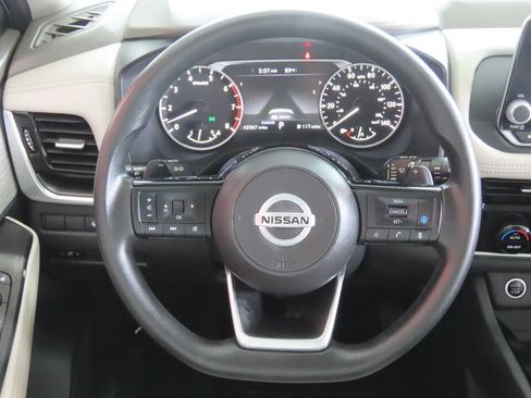 Used 2021 Nissan Rogue SV FWD image 44