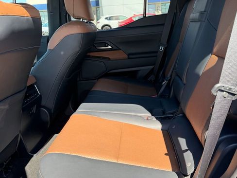 Used 2024 Lexus GX 550 w/ Cold Area Package image 12