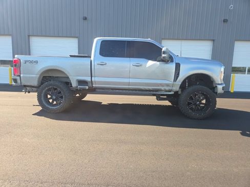 Used 2023 Ford F250 Lariat w/ Tremor Off-Road Package AWD/4WD image 19