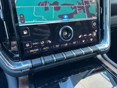 Used 2025 GMC Yukon Denali image 24