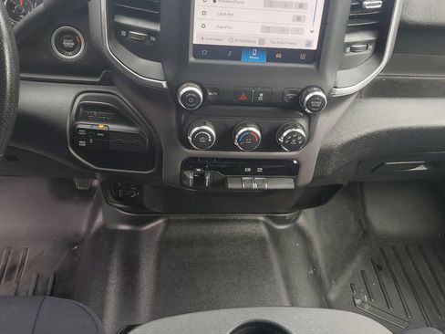 Used 2022 RAM 2500 Big Horn AWD/4WD image 15