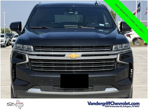 Used 2024 Chevrolet Suburban LT RWD image 8