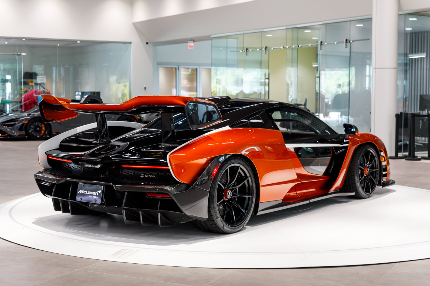 Used 2019 McLaren Senna RWD image 25