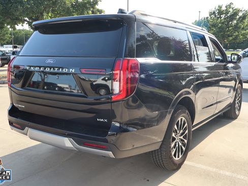 Used 2025 Ford Expedition Max Platinum AWD/4WD image 3
