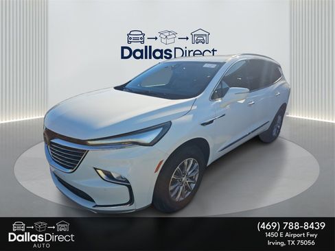 Used 2022 Buick Enclave Essence image 2